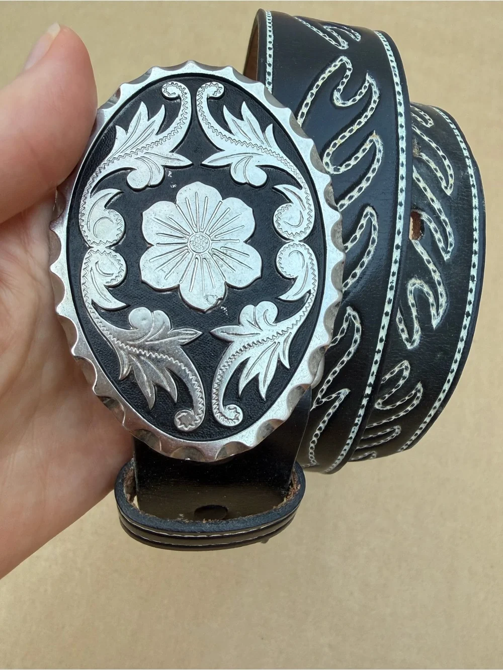 Vintage Top Grain Cowhide Western Belt Size 32 Floral Oval Buckle Black Leather